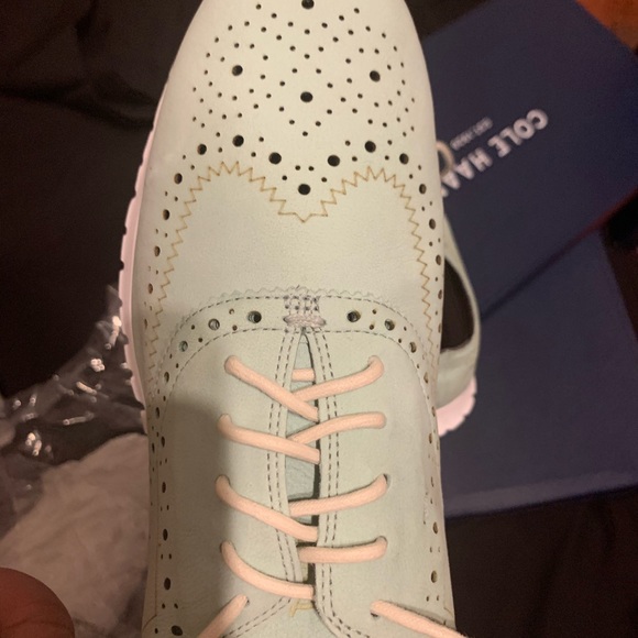 Shoes - Picture 6 of 8